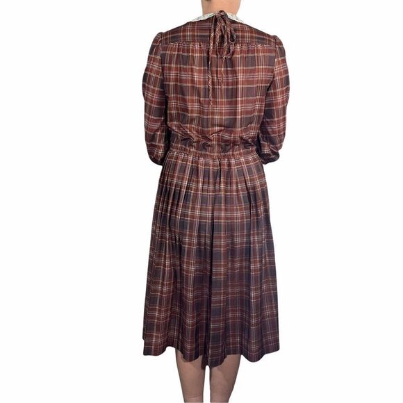 Non-Stop Vintage Plaid Midi Dress - Picture 5 of 11